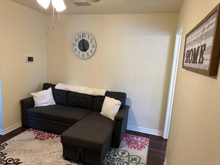 Walk To The Alamodome! Sleeps 6, Pet Friendly Leilighet San Antonio Eksteriør bilde