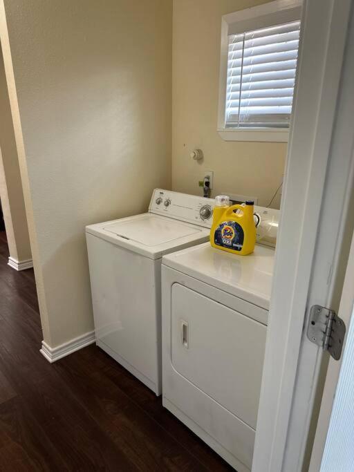 Walk To The Alamodome! Sleeps 6, Pet Friendly Leilighet San Antonio Eksteriør bilde