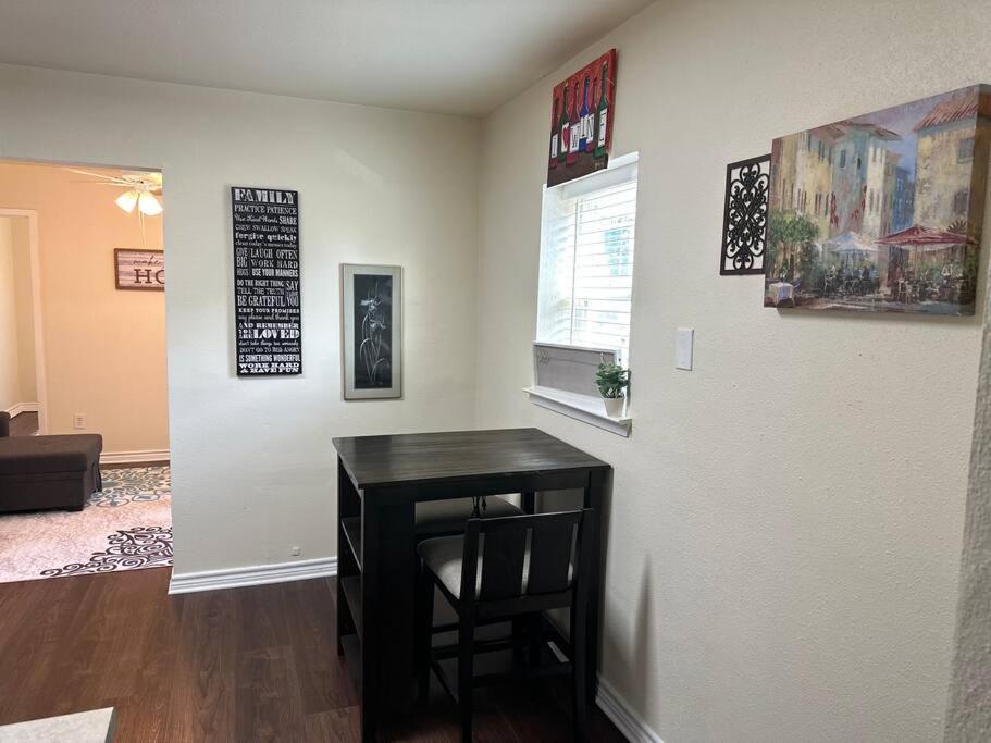 Walk To The Alamodome! Sleeps 6, Pet Friendly Leilighet San Antonio Eksteriør bilde