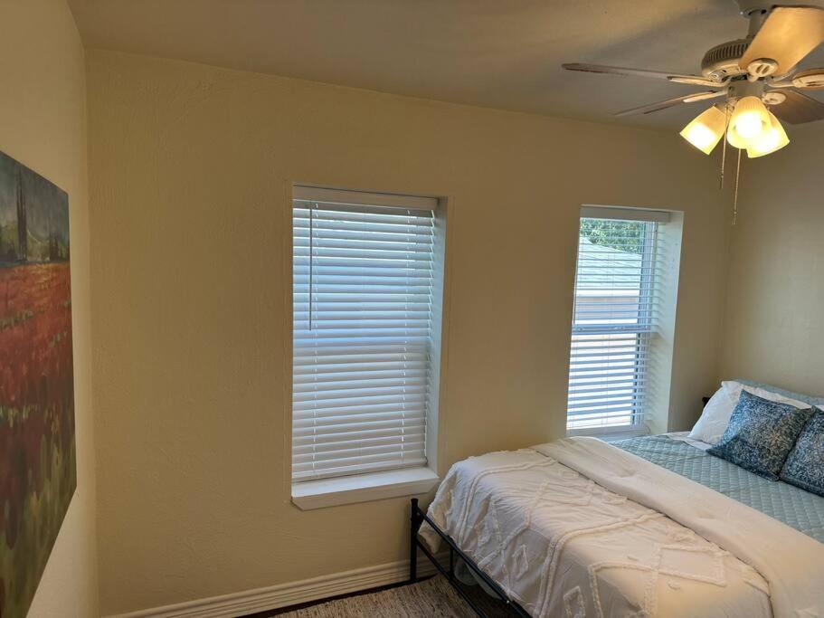Walk To The Alamodome! Sleeps 6, Pet Friendly Leilighet San Antonio Eksteriør bilde